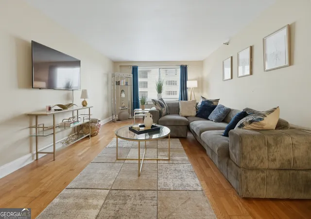 Photo 4 of Condo for sale at 2479 Peachtree Rd NE #APT 503, Atlanta, GA 30305 | MLS# 10734164 | Listing updated on 2026-09-23