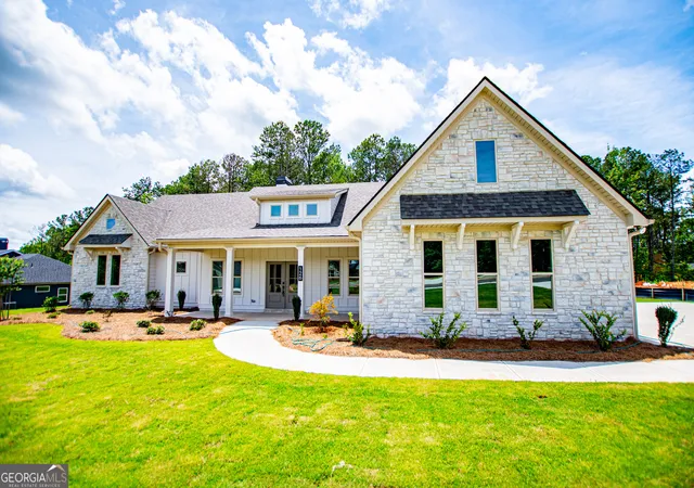 Homes for sale in Roopville, GA | 126 Woodford Dr, Roopville, GA 30170 | MLS# 10709105