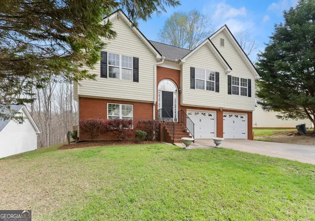 Photo 2 of Single family home for sale at 7219 Plum Crk Dr, Gainesville, GA 30507 | MLS# 10706805 | Listing updated on 2026-09-24