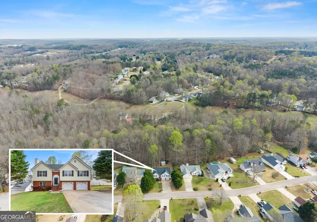 Photo 3 of Single family home for sale at 7219 Plum Crk Dr, Gainesville, GA 30507 | MLS# 10706805 | Listing updated on 2026-09-24