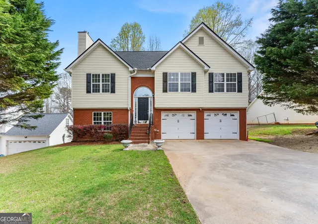 Photo 4 of Single family home for sale at 7219 Plum Crk Dr, Gainesville, GA 30507 | MLS# 10706805 | Listing updated on 2026-09-24