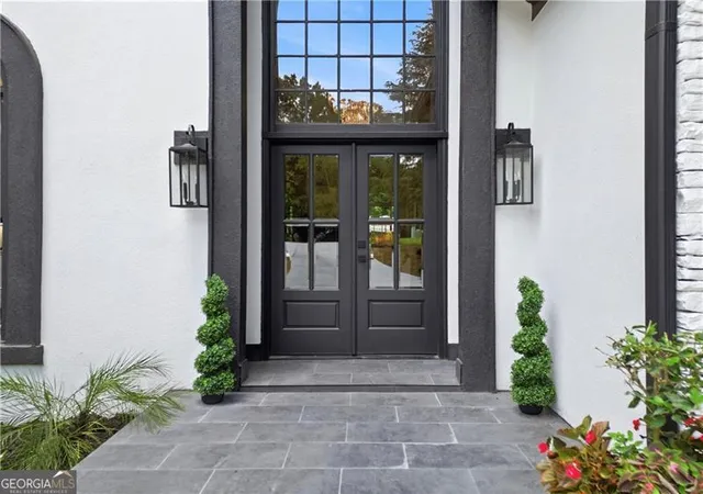 Photo 3 of Mansion for sale at 945 Waters Reach Ct, Alpharetta, GA 30022 | MLS# 10779916 | Listing updated on 2026-09-16