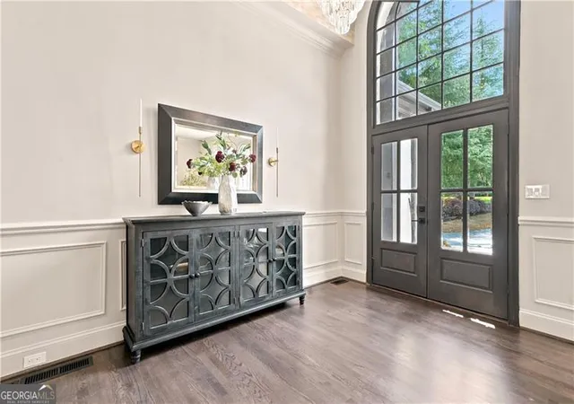 Photo 4 of Single family home for sale at 945 Waters Reach Ct, Alpharetta, GA 30022 | MLS# 10779916 | Listing updated on 2026-09-16