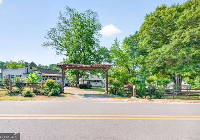 Photo 3 of Single family home for sale at 1380 Dunlap Rd, Winterville, GA 30683 | MLS# 10817347 | Listing updated on 2026-09-15