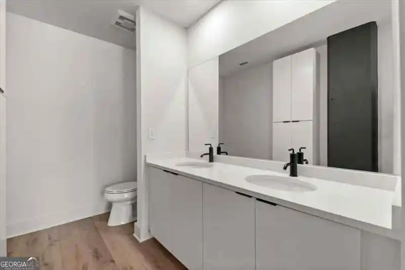 Listing Photo 21 - Condo for sale in 108 Park Pl Unit 107 located at 108 Park Pl Unit 107, Decatur, GA 30030 - Unit #UNIT 107