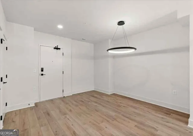 Listing Photo 5 - Condo for sale in building located at 108 Park Pl Unit 107, Decatur, GA 30030 - Unit #UNIT 107