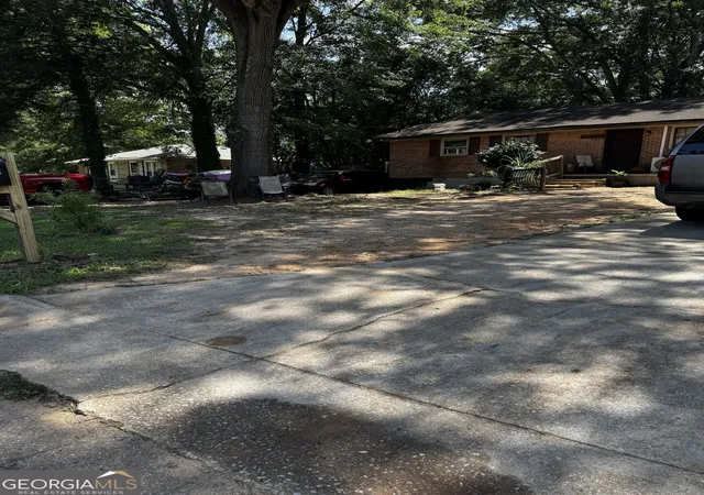 Photo 2 of Single family home for sale at 301 Essex Dr, Jonesboro, GA 30238 | MLS# 10831104 | Listing updated on 2026-09-05