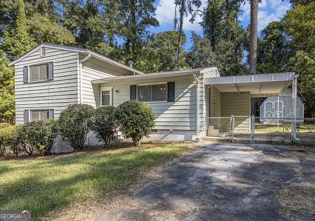 Photo 3 of Single family home for sale at 1961 Kenwood Rd Se, Smyrna, GA 30082 | MLS# 10610390 | Listing updated on 2026-07-21