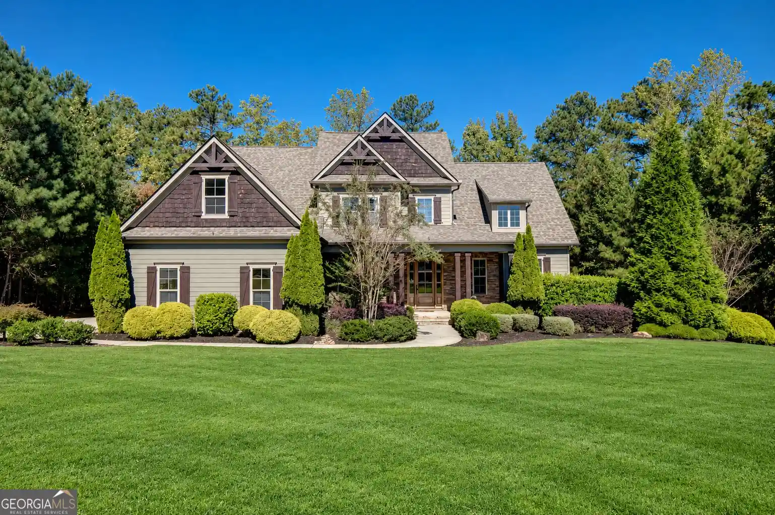 Photo 1 of Mansion for sale at 28 Evergold Ct, Newnan, GA 30265 | MLS# 10869975 | Listing updated on 2026-10-20