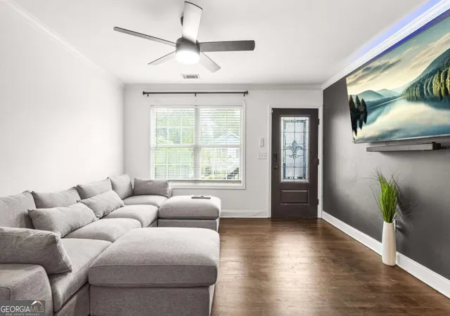 3rd image of 545 Elmwood Rd Nw, Atlanta, GA 30318 | MLS# 10708644