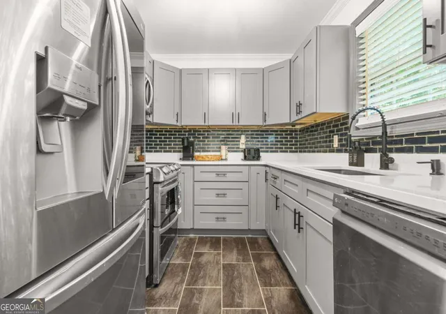 5th image of 545 Elmwood Rd Nw, Atlanta, GA 30318 | MLS# 10708644