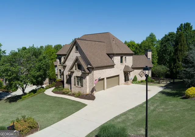 Photo 3 of Single family home for sale at 5940 Boulder Blf Dr, Cumming, GA 30040 | MLS# 10727716 | Listing updated on 2026-09-18