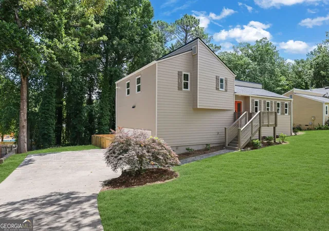 Photo 3 of Sale Pending at 3650 Autumn Leaves Ln, Marietta, GA 30066 | MLS# 10793188 | Listing updated on 2026-09-08