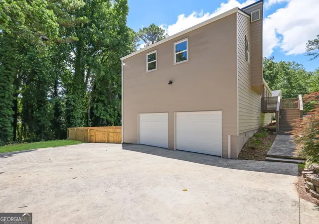 Photo 4 of Sale Pending at 3650 Autumn Leaves Ln, Marietta, GA 30066 | MLS# 10793188 | Listing updated on 2026-09-08