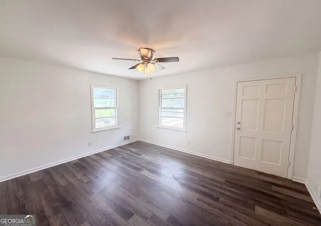 Photo 3 of Single family home for sale at 3119 Holbrook Dr Sw, Marietta, GA 30060 | MLS# 10799732 | Listing updated on 2026-09-18