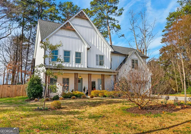 Photo 2 of Sale Pending at 2430 Rose Ml Ct SW, Atlanta, GA 30311 | MLS# 10792164 | Listing updated on 2026-09-12