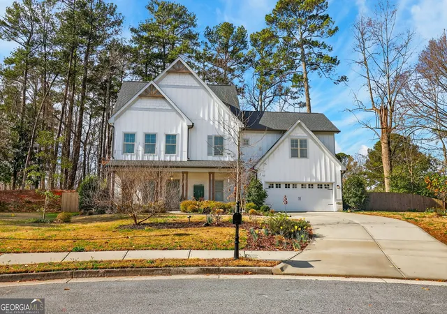 Photo 3 of Sale Pending at 2430 Rose Ml Ct SW, Atlanta, GA 30311 | MLS# 10792164 | Listing updated on 2026-09-12