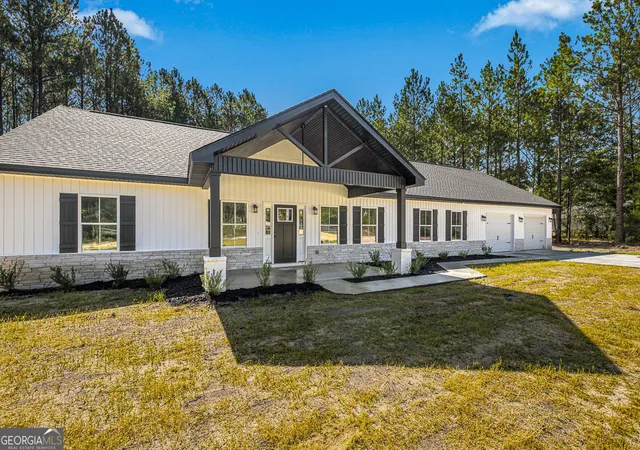 2nd image of 7299 Manningtown Rd, Jesup, GA 31546 | MLS# 10805457
