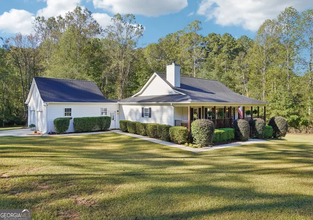 Photo 3 of Sale Pending at 3450 Tommy Lee Cook Rd, Newnan, GA 30263 | MLS# 10628961 | Listing updated on 2025-12-18
