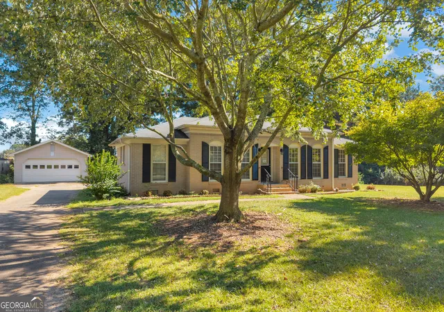 Photo 1 of Single family home for sale at 123 Gilmer St, Lavonia, GA 30553 | MLS# 10871921 | Listing updated on 2026-10-27