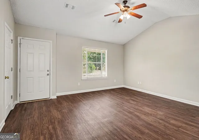 Photo 4 of Sale Pending at 7471 Chads Cir, Jonesboro, GA 30236 | MLS# 10835565 | Listing updated on 2026-09-09