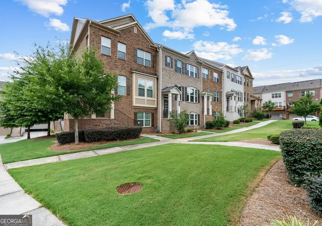 Photo 2 of Townhouse for sale at 2475 Georgetown Ave, Atlanta, GA 30345 | MLS# 10800275 | Listing updated on 2026-07-21