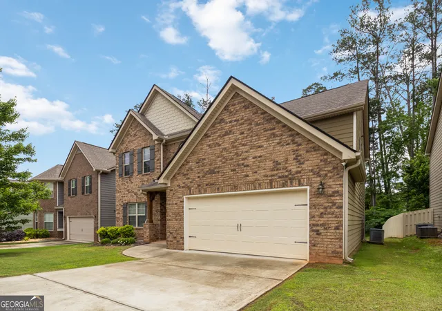 Photo 1 of Single family home for sale at 6236 Old Kingston Dr, Atlanta, GA 30331 | MLS# 10772362 | Listing updated on 2026-09-12