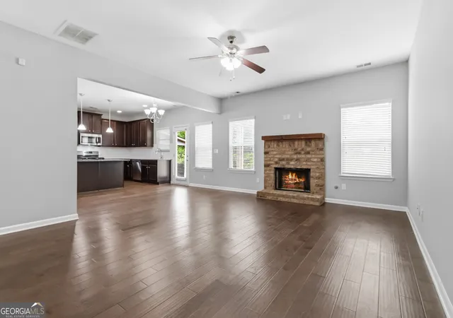 Photo 4 of Single family home for sale at 6236 Old Kingston Dr, Atlanta, GA 30331 | MLS# 10772362 | Listing updated on 2026-09-12