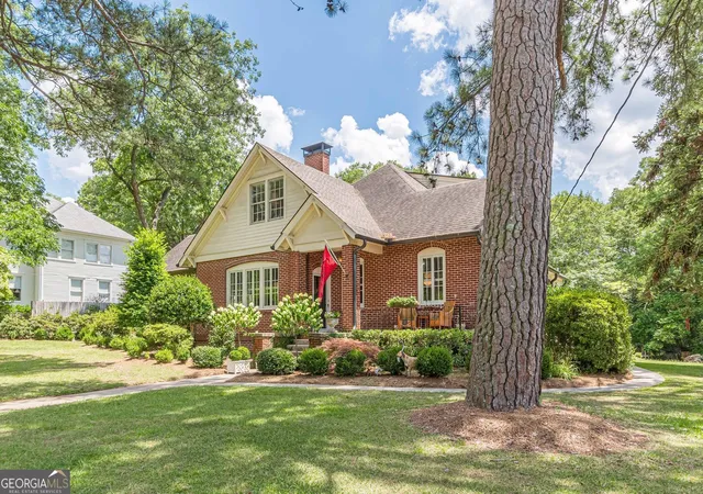 2nd image of 1878 Cambridge Ave, Atlanta, GA 30337 | MLS# 10707220