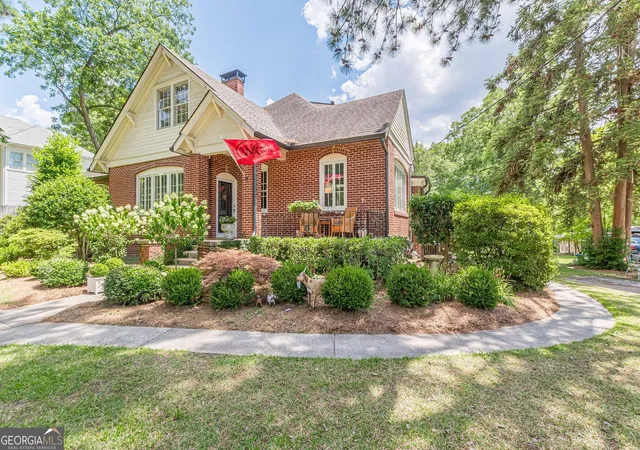 5th image of 1878 Cambridge Ave, Atlanta, GA 30337 | MLS# 10707220