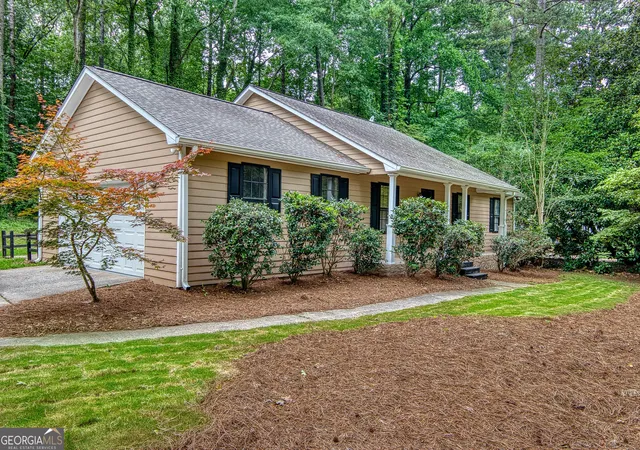 3rd image of 260 Mimosa Dr, Fayetteville, GA 30214 | MLS# 10795078