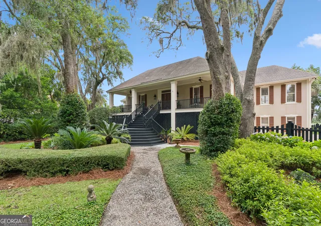 Photo 1 of Mansion for sale at 423 Mimosa Dr, Saint Simons Island, GA 31522 | MLS# 10818758 | Listing updated on 2026-08-18