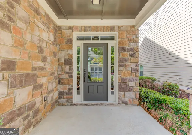 Photo 3 of Single family home for sale at 6907 Trailing Ivy Way, Flowery Branch, GA 30542 | MLS# 10802615 | Listing updated on 2026-09-06