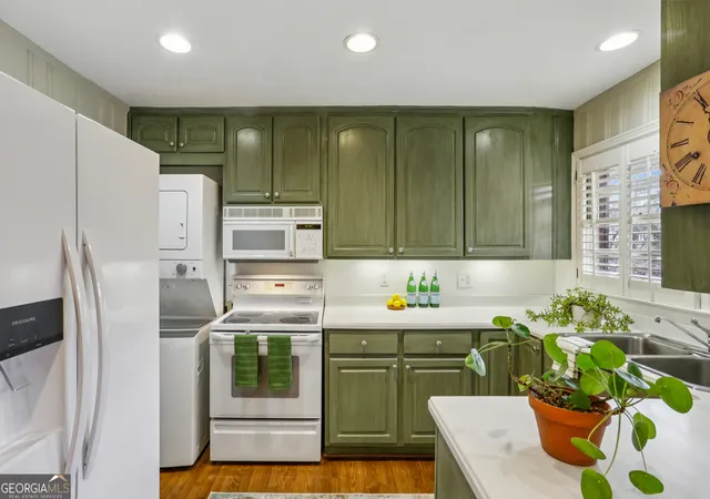 Photo 2 of Single family home for sale at 2556 Defoors Fry Rd NW, Atlanta, GA 30318 | MLS# 10673384 | Listing updated on 2026-10-19