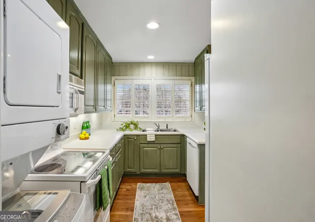 Photo 4 of Single family home for sale at 2556 Defoors Fry Rd NW, Atlanta, GA 30318 | MLS# 10673384 | Listing updated on 2026-10-19