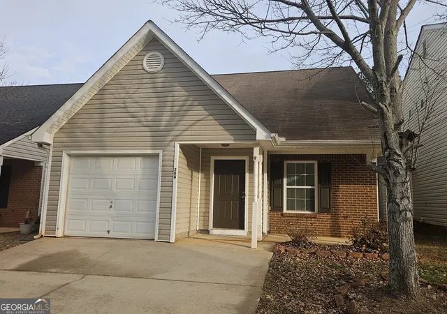 2nd image of 208 Lossie Ln, Mcdonough, GA 30253 | MLS# 10788234