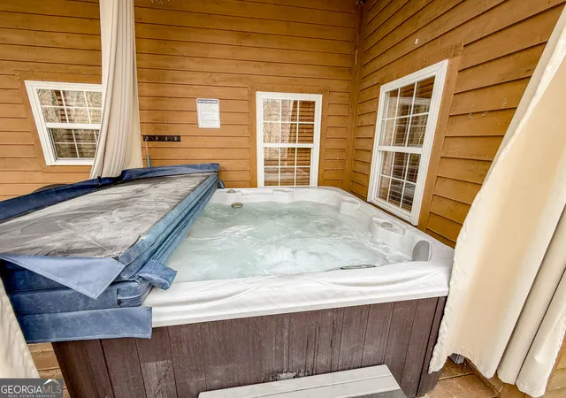 Listing Photo 2 - Condo for sale in building located at 703 Zeppelin Strasse, Helen, GA 30545 - Unit #