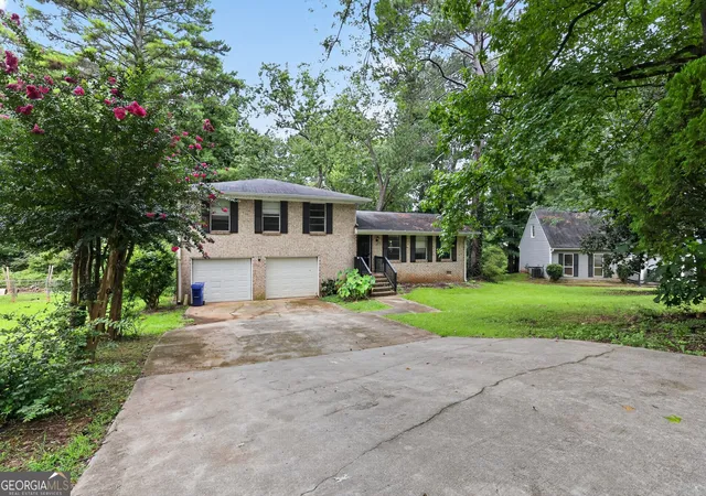 Photo 2 of Sale Pending at 513 Martindale Ct, Stone Mountain, GA 30088 | MLS# 10783456 | Listing updated on 2026-08-27