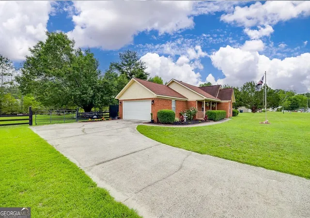 Photo 3 of Single family home for sale at 39 Del A Rae Cir, Guyton, GA 31312 | MLS# 10790202 | Listing updated on 2026-08-25