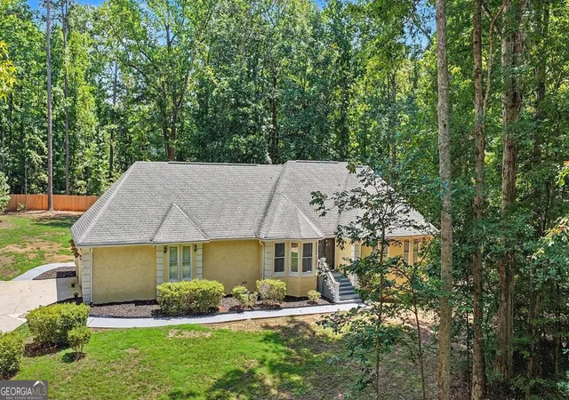Photo 1 of Single family home for sale at 185 Courtland Dr, Fayetteville, GA 30215 | MLS# 10769100 | Listing updated on 2026-09-20