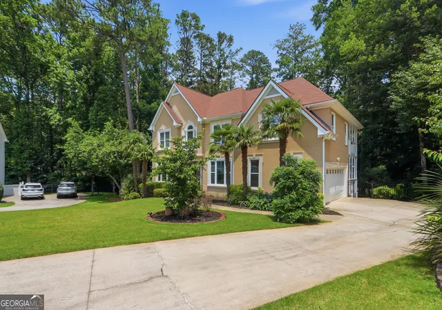 Photo 2 of Single family home for sale at 355 Chelsey Ct, Alpharetta, GA 30004 | MLS# 10787211 | Listing updated on 2026-09-17
