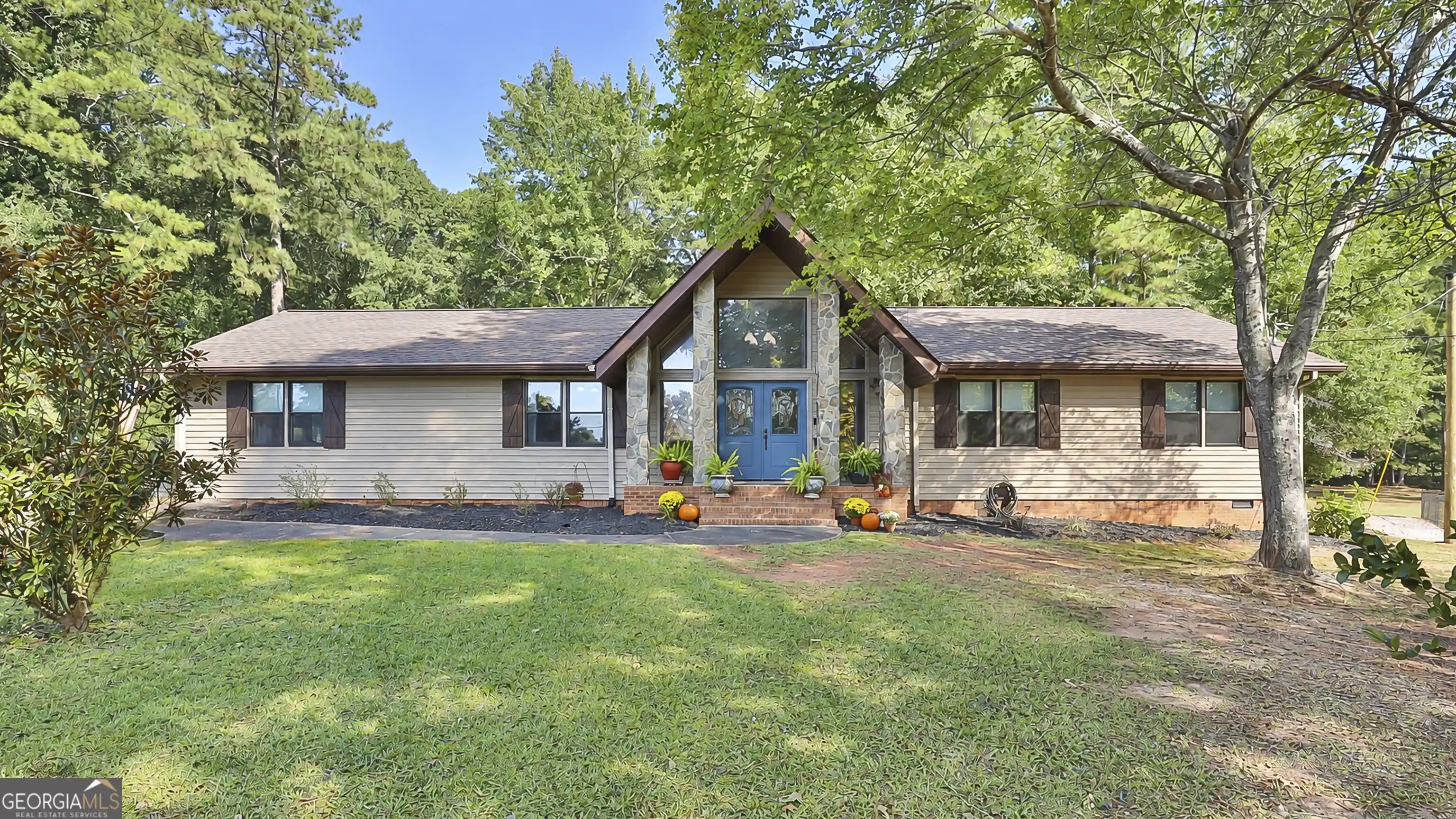 Photo 1 of Single family home for sale at 513 Avalon Dr, Fayetteville, GA 30214 | MLS# 10874123 | Listing updated on 2026-10-16