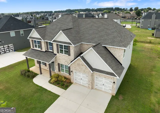 Photo 3 of Single family home for sale at 302 Weeping Moss Wy, Kathleen, GA 31047 | MLS# 10807379 | Listing updated on 2026-08-28