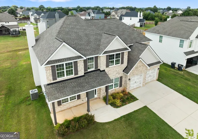 Photo 3 of Single family home for sale at 302 Weeping Moss Wy, Kathleen, GA 31047 | MLS# 10807379 | Listing updated on 2026-08-28