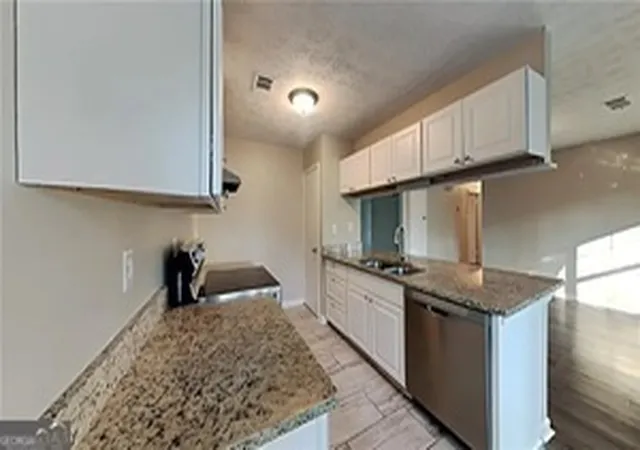 4th image of 5734 Taffeta Ct, Lithonia, GA 30058 | MLS# 10666404