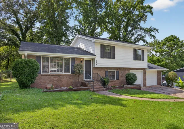 Photo 2 of Sale Pending at 6997 Vesta Brook Dr, Morrow, GA 30260 | MLS# 10829867 | Listing updated on 2026-09-09