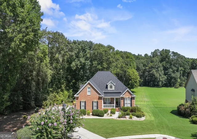 Photo 2 of Single family home for sale at 100 Cole Point, Hoschton, GA 30548 | MLS# 10828922 | Listing updated on 2026-09-02