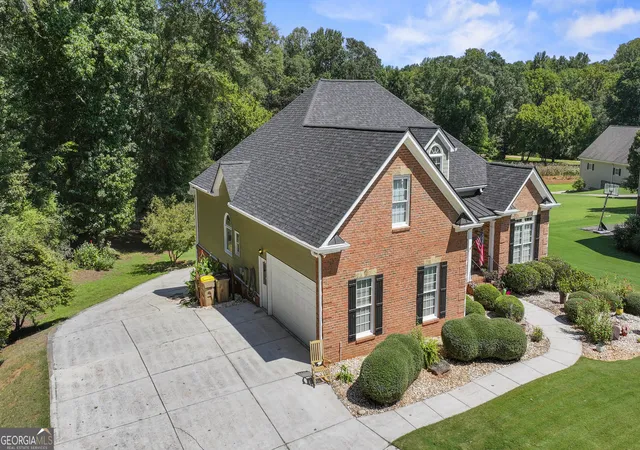 Photo 2 of Single family home for sale at 100 Cole Point, Hoschton, GA 30548 | MLS# 10828922 | Listing updated on 2026-09-02