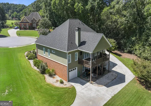 Photo 3 of Single family home for sale at 100 Cole Point, Hoschton, GA 30548 | MLS# 10828922 | Listing updated on 2026-09-02