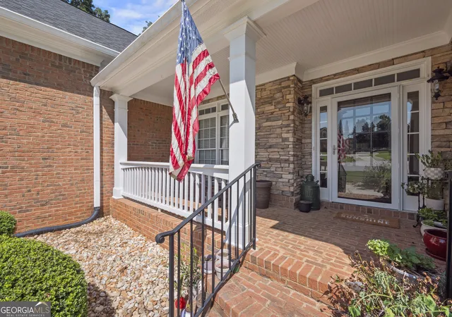 Photo 4 of Single family home for sale at 100 Cole Point, Hoschton, GA 30548 | MLS# 10828922 | Listing updated on 2026-09-02